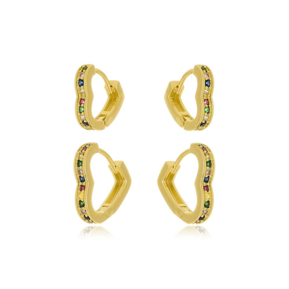 Dueto de argolinhas de coração cravejadas com zircônia colorida folheada a ouro 18k
