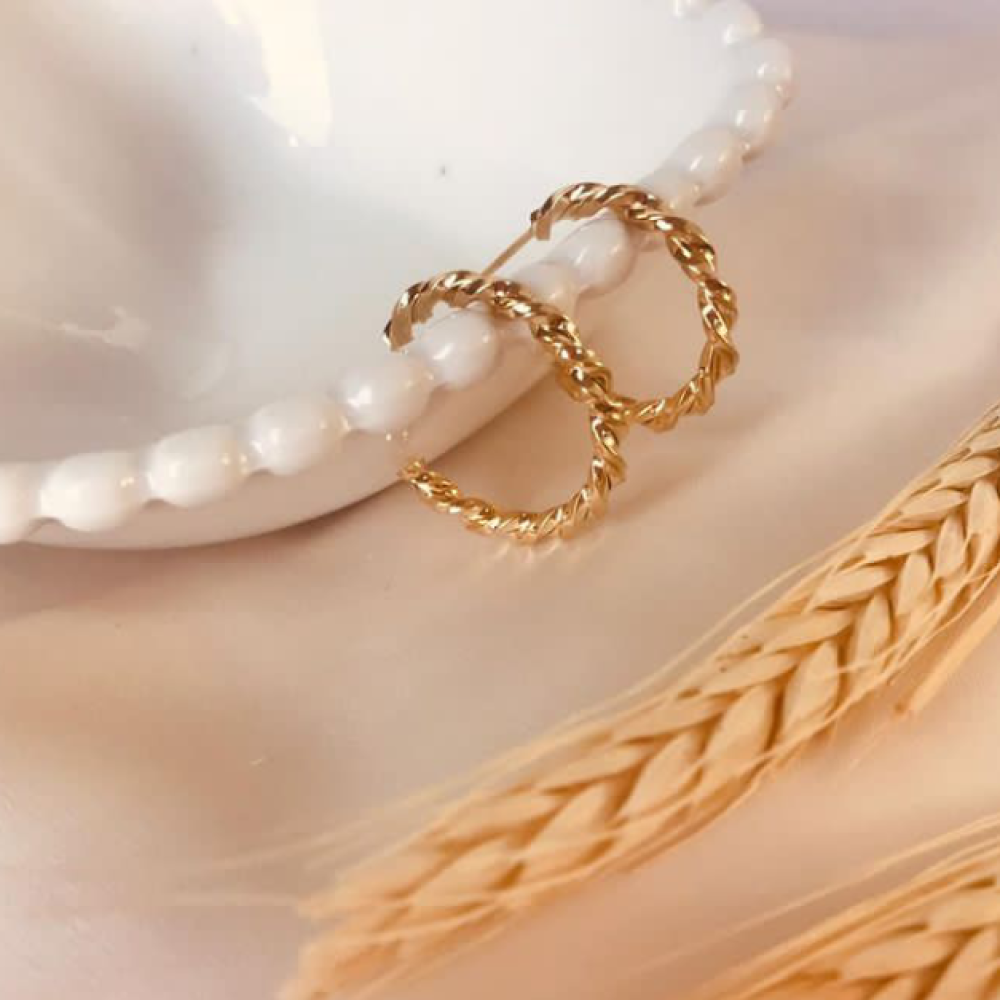 Argola trançada folheado a ouro 18k