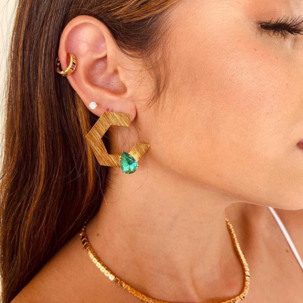 Brinco minimalista folheado a ouro 18k 