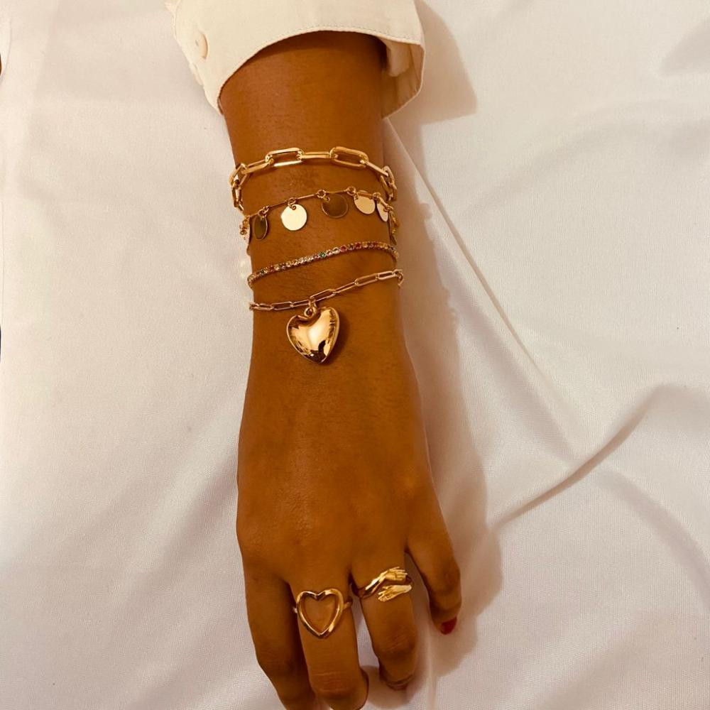 Pulseira com corrente cartier com pingente de coração folheado a ouro 18k 