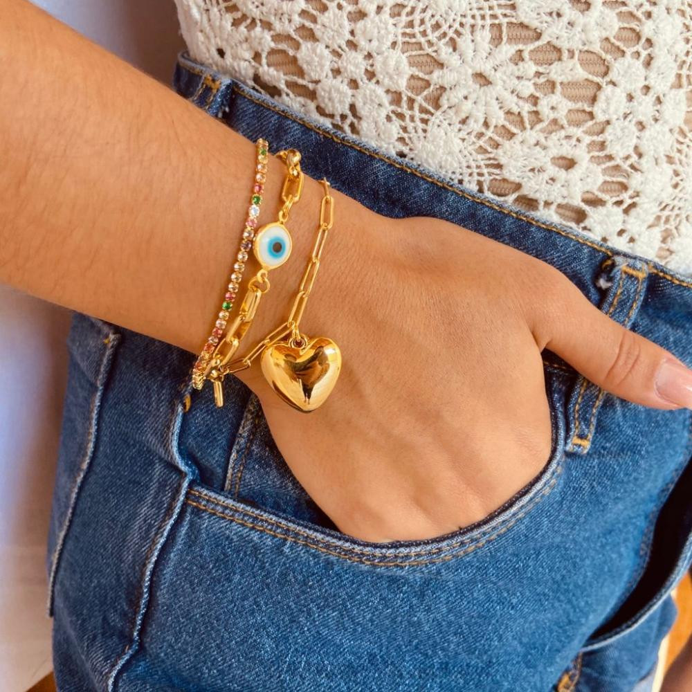 Pulseira com corrente de elo cartier e pingente de olho grego folheado a ouro 18k 