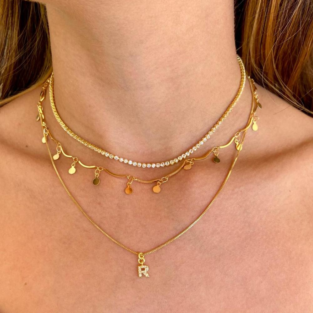 Choker minimalista com pingentes banhada a ouro 18k