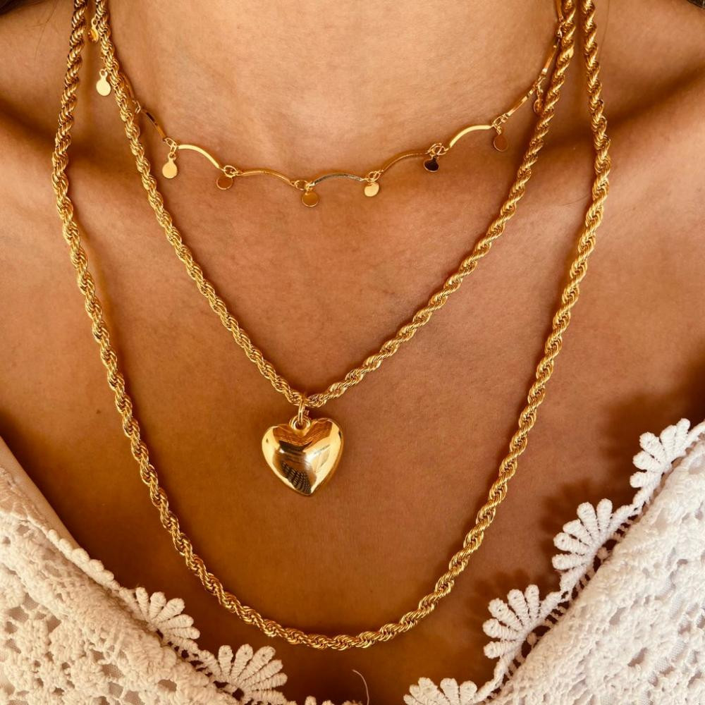 Choker minimalista com pingentes banhada a ouro 18k