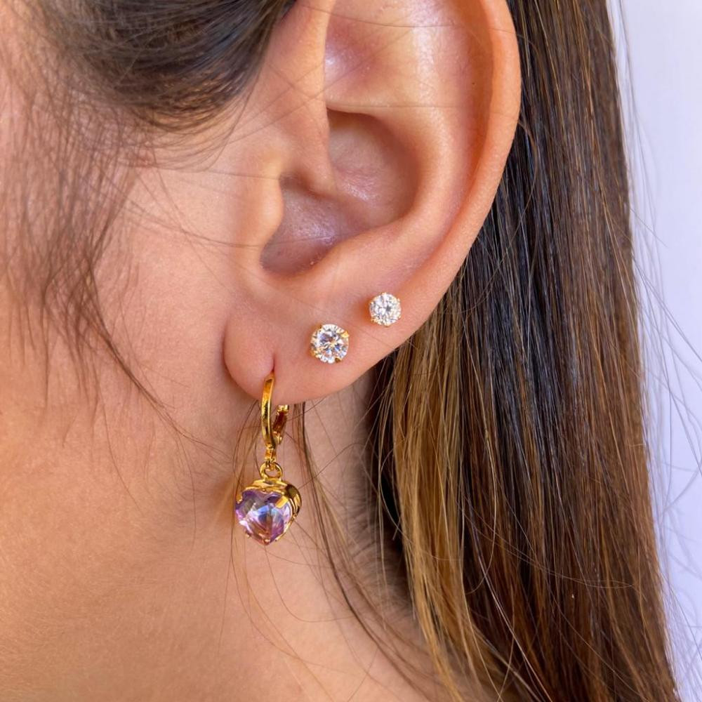 Argola click com pingente de coração bicolor folheado a ouro 18k
