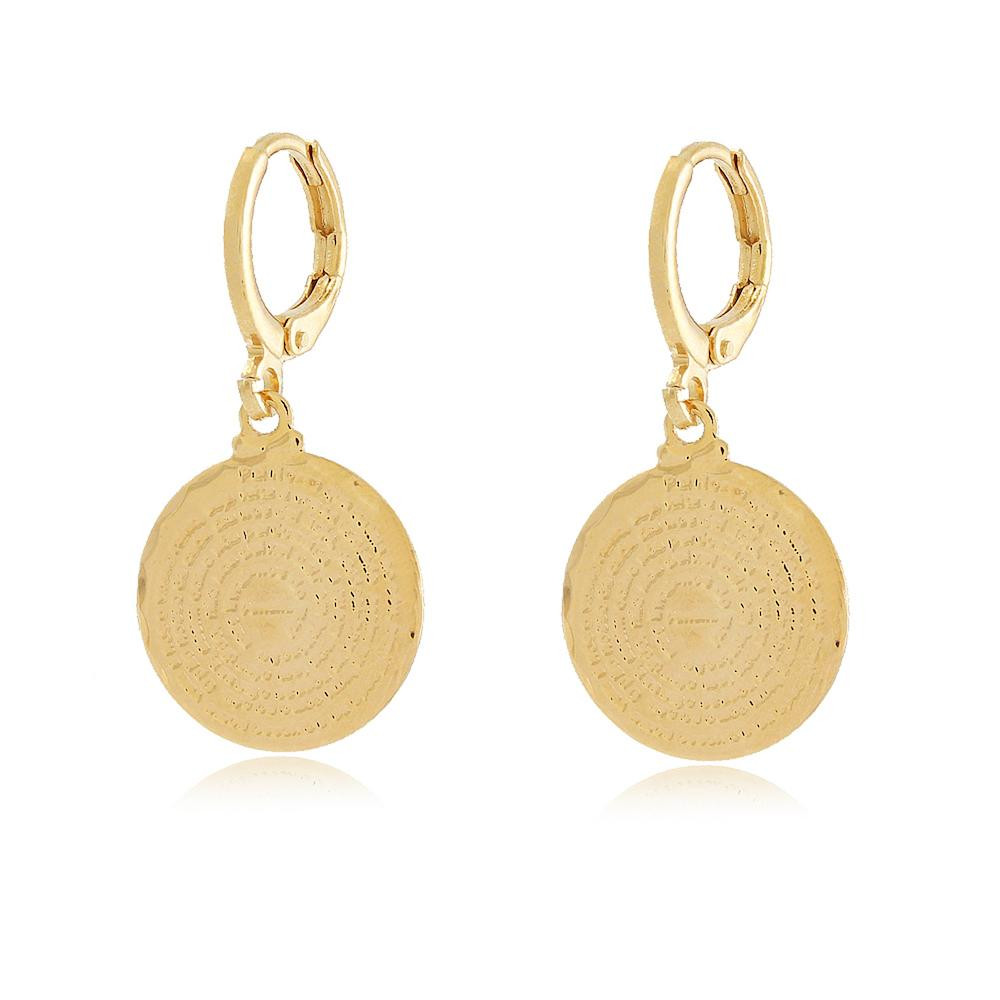 Brinco de argola click com pingente de Pai nosso folheado  a ouro 18k