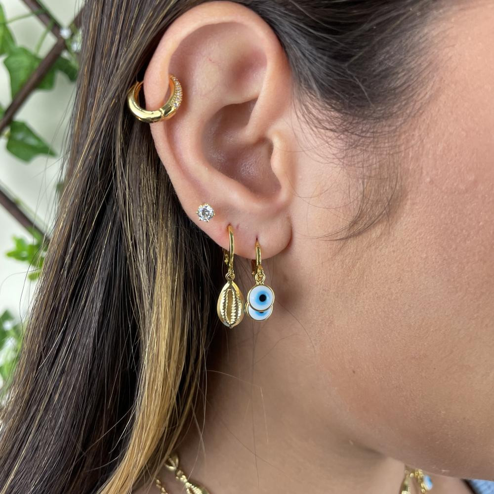 Brinco de argola click com pingentes de olho grego banhado a ouro 18k