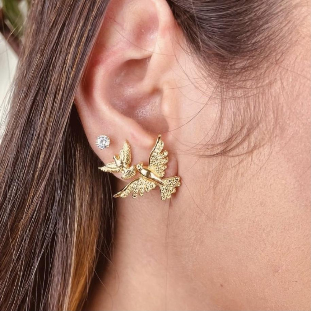 Brinco de pomba do Espirito Santo media folheado a ouro 18k 