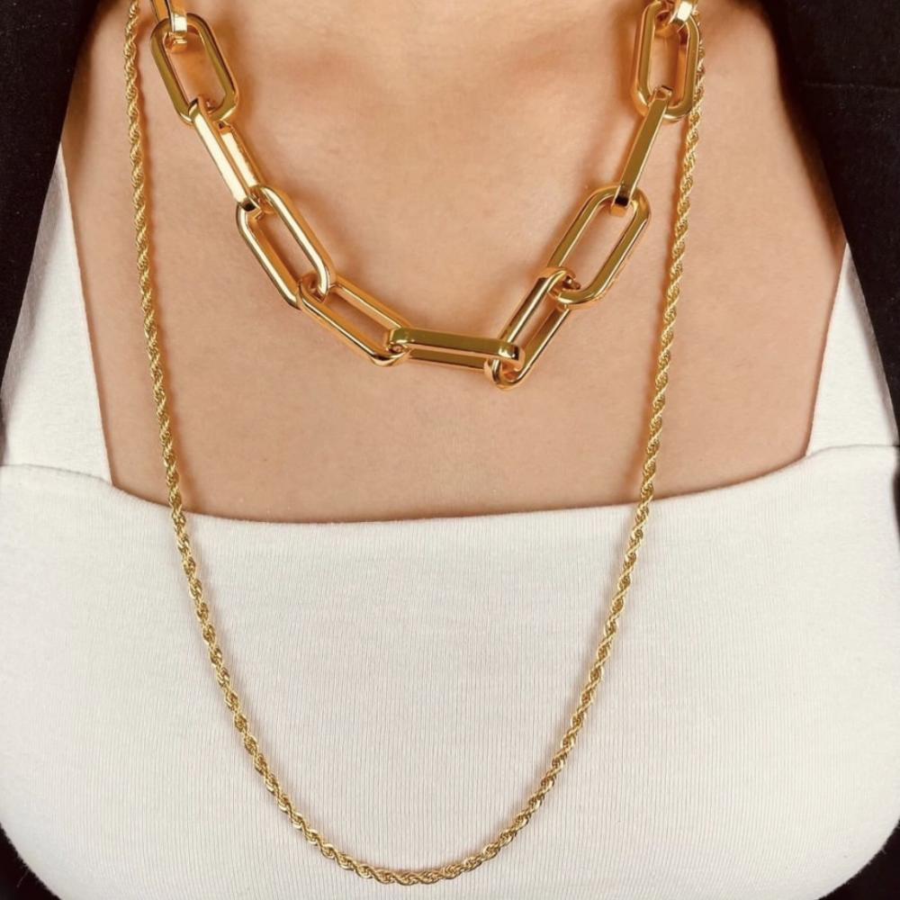 Colar com corrente grossa boss banhada a ouro 18k