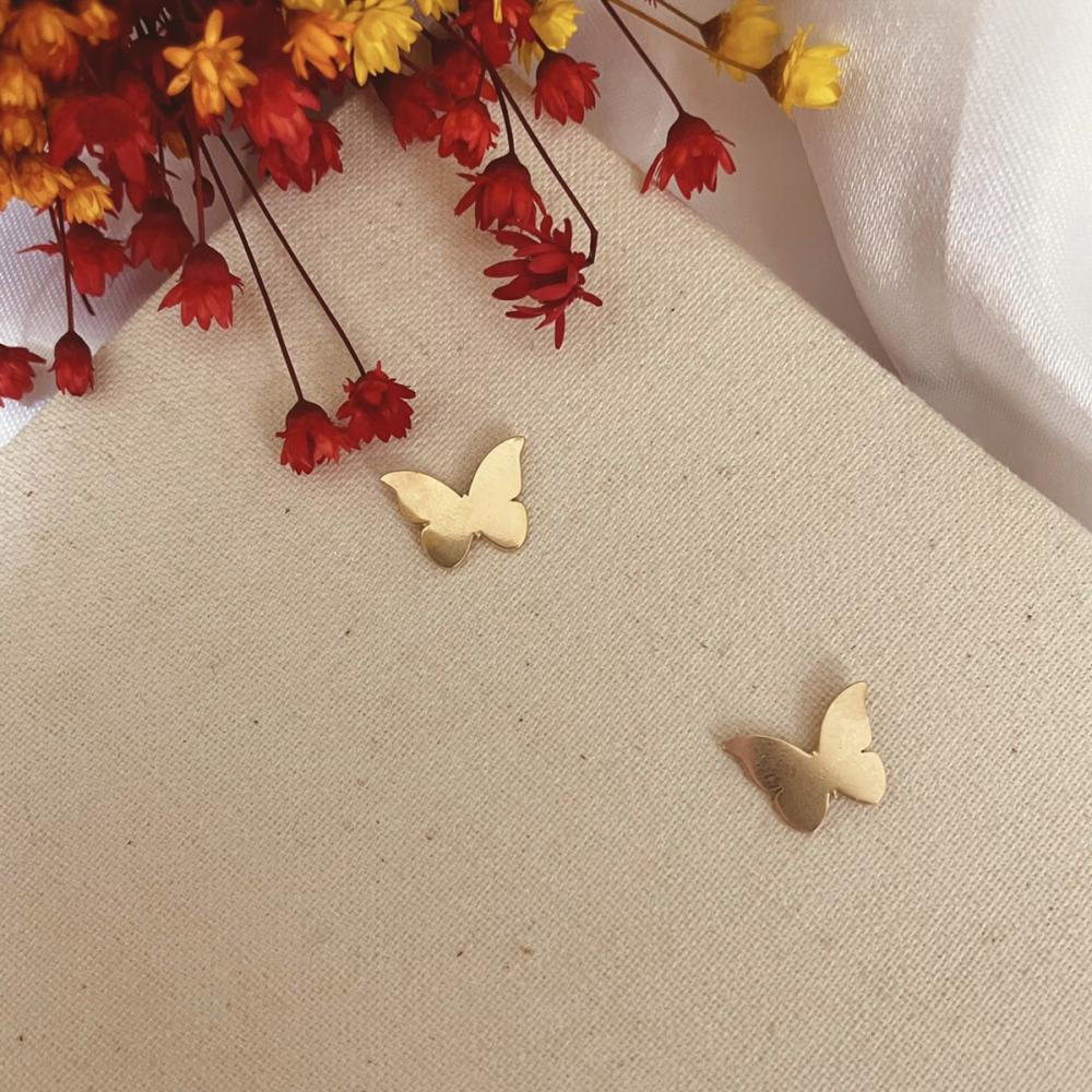 Brinco de borboleta liso banhado a ouro 18k