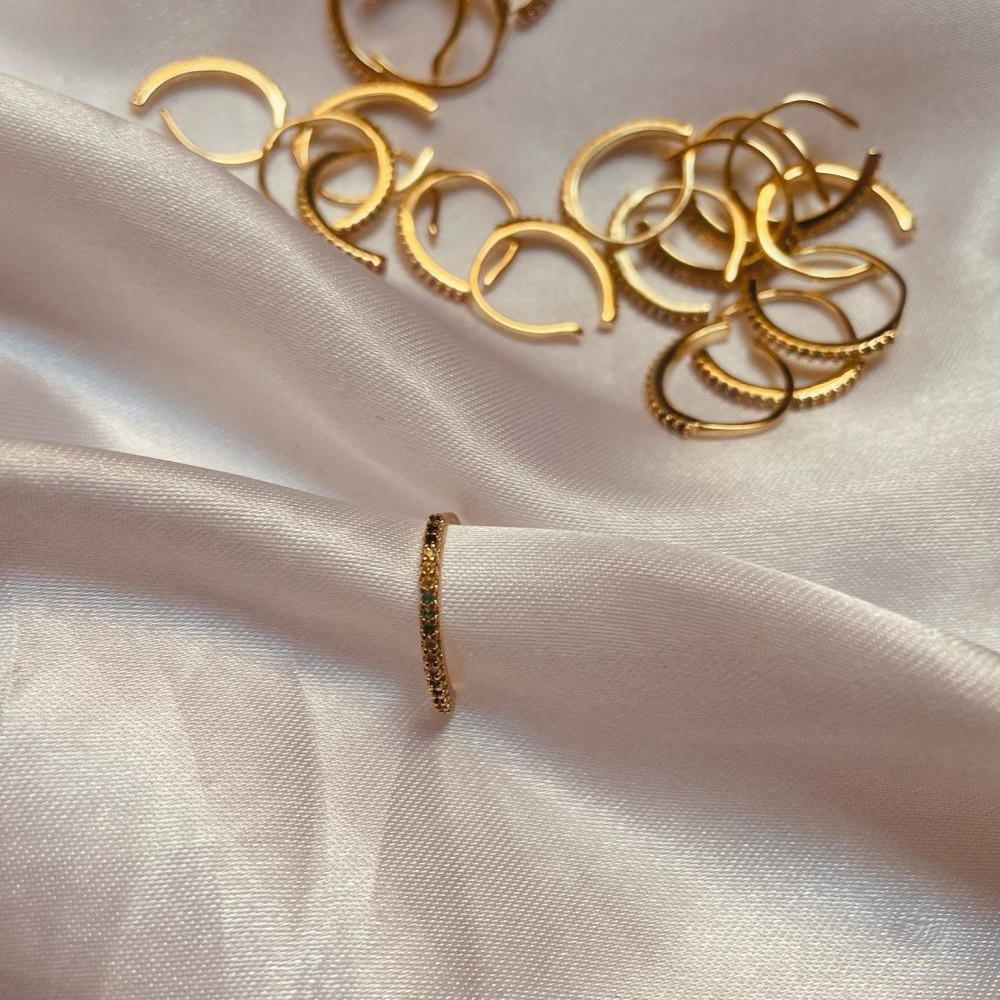 Piercing fake Isabella cravejado com zircônia colorida banhado a ouro 18k 