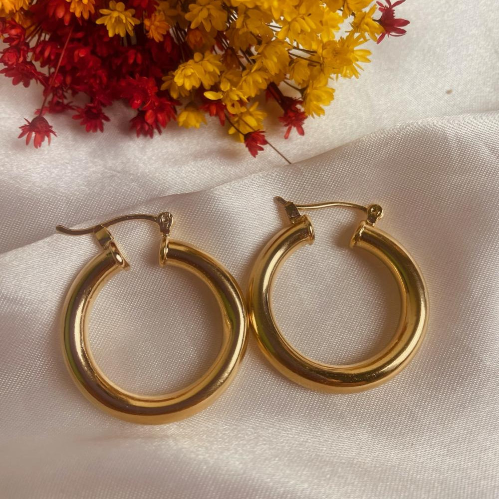 Argola grossa banhada a ouro 18k 