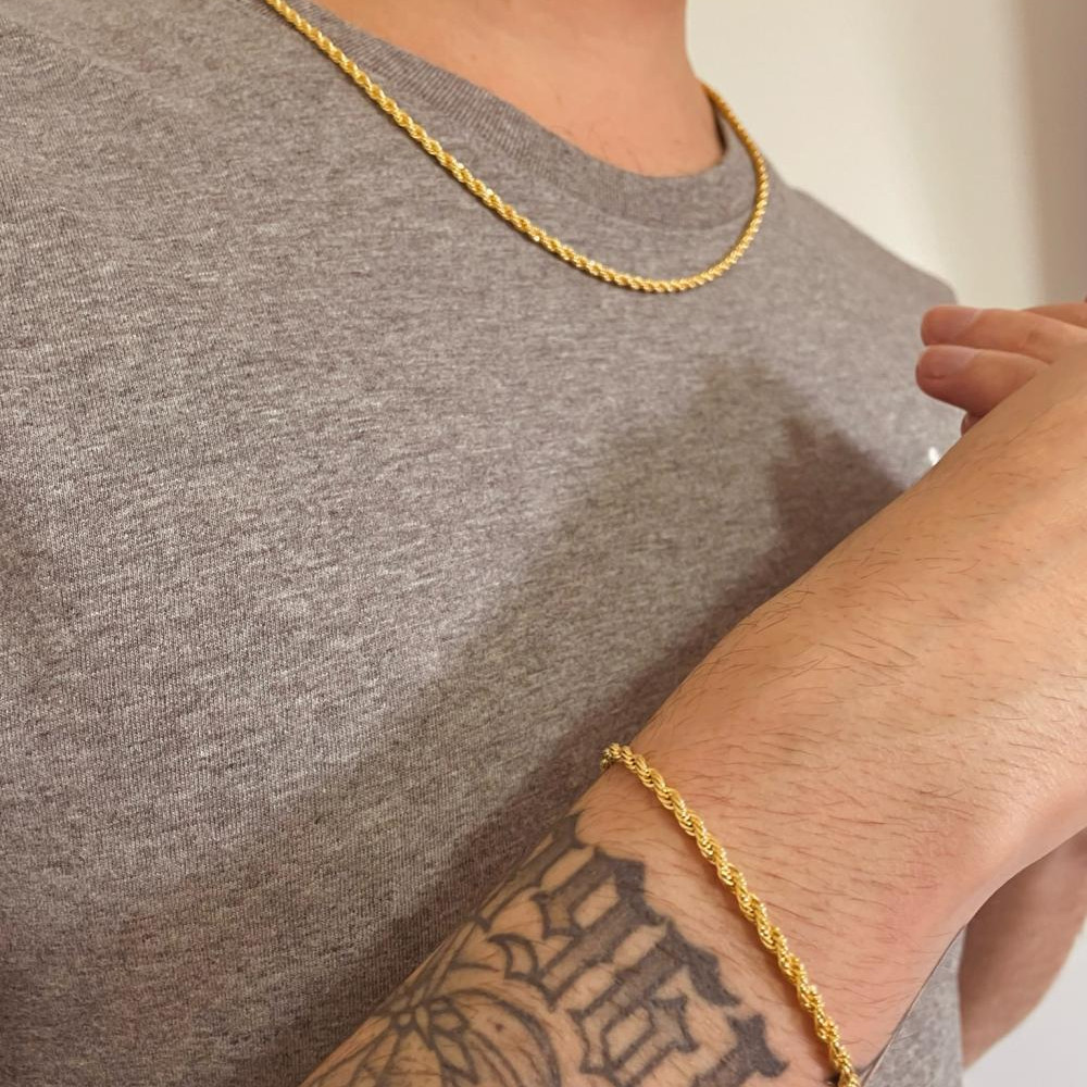 Pulseira masculina cabo de aço espessura média banhado a ouro 18k