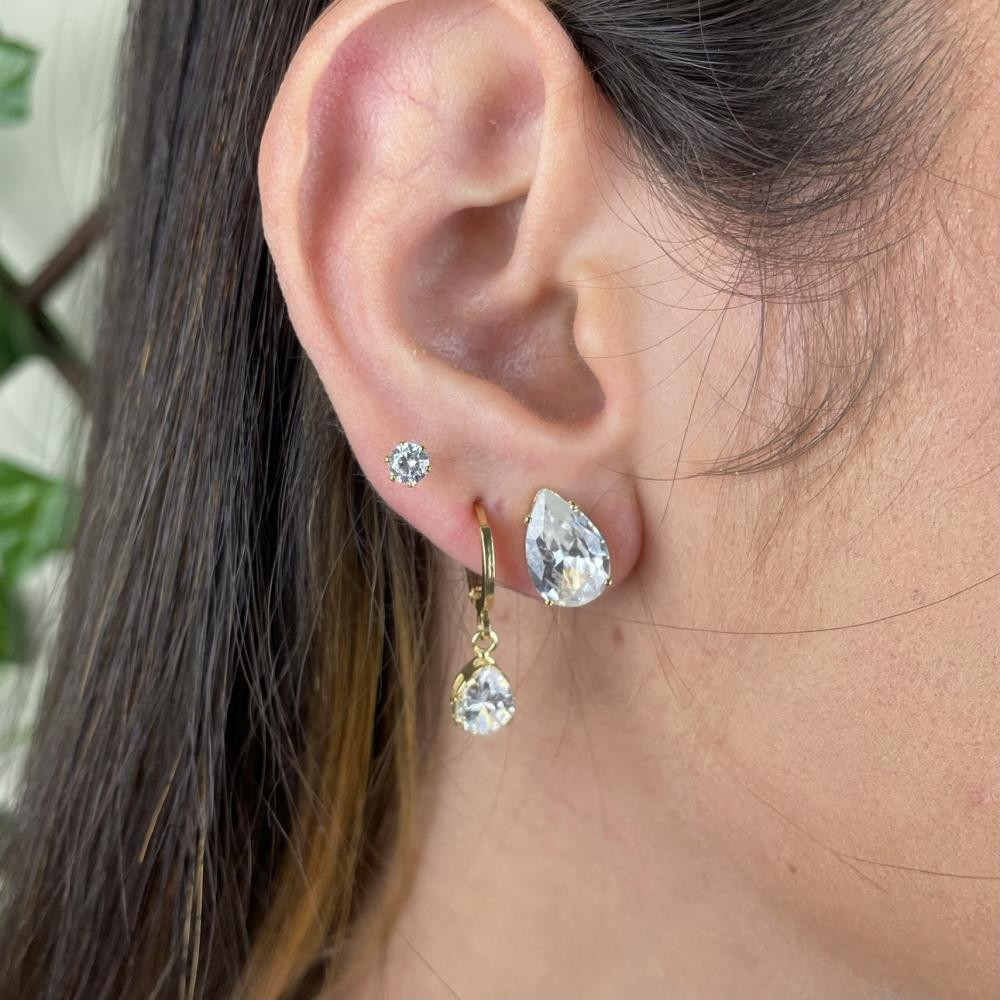 Argola click com pingente de gota folheado a ouro 18k