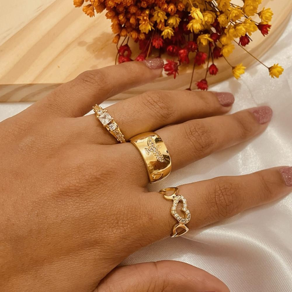 Anel Espirito Santo cravejado com zircônia banhado  a ouro 18k