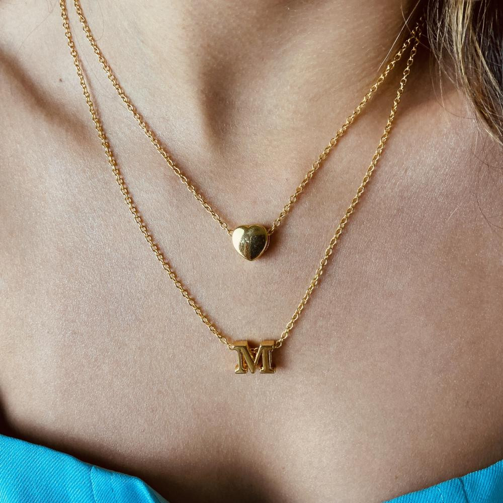 Colar duplo personalizado com letra e coração liso banhado a ouro 18k 