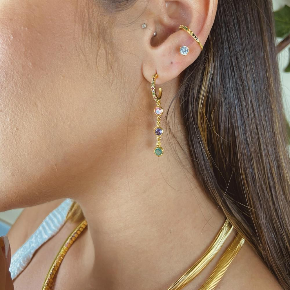Brinco com zircônia earcuff e piercing fake banhado a ouro 18k