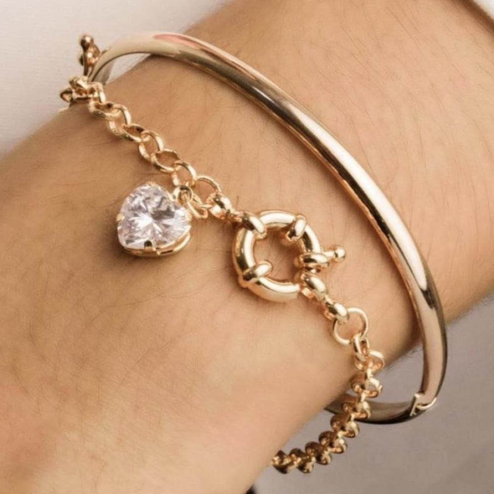 Pulseira elo português com fecho boia e pingente de coração pequeno banhado a ouro 18k 