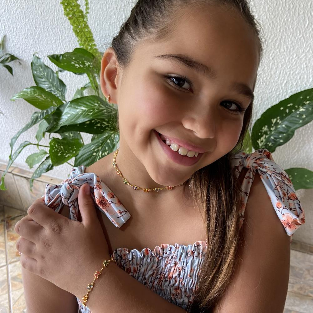 Colar infantil de borboletas coloridas banhado a ouro 18k