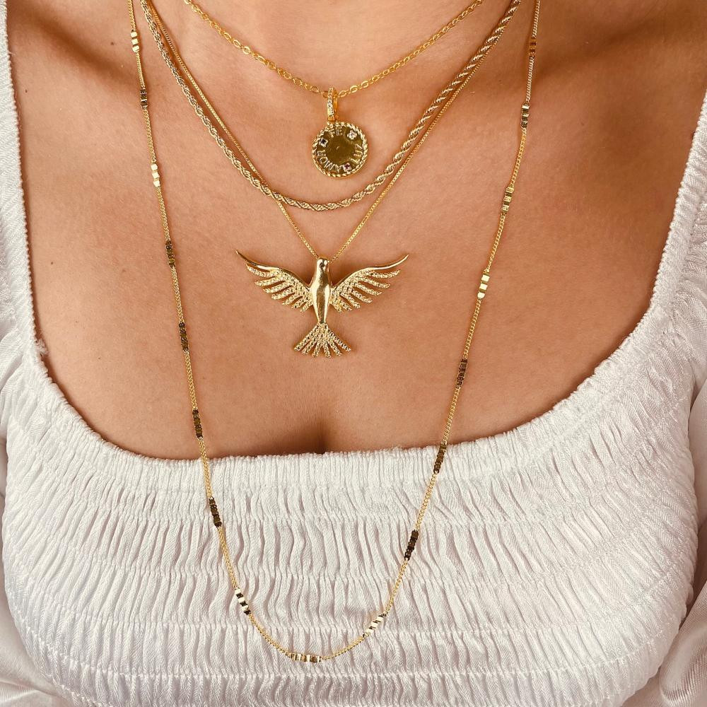 Colar com pingente de pomba do Espírito Santo folheado a ouro 18k