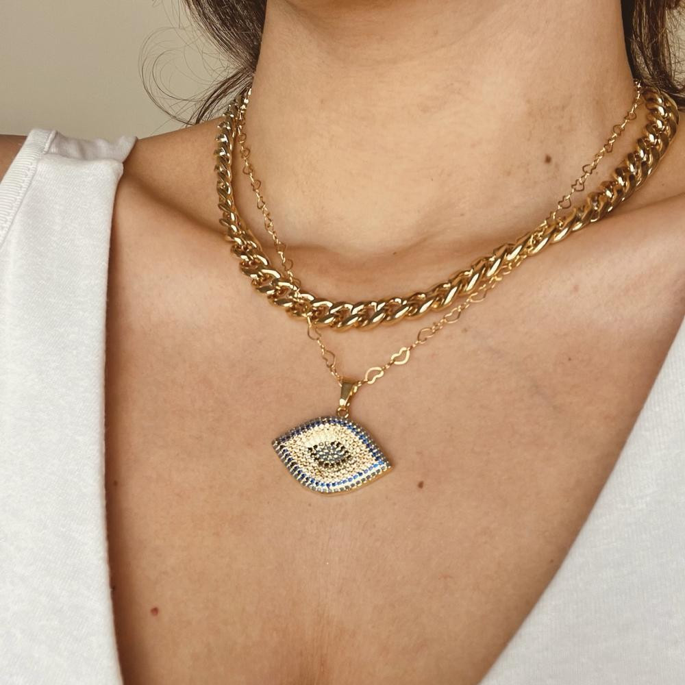 Colar com pingente de olho grego cravejado banhado a ouro 18k 
