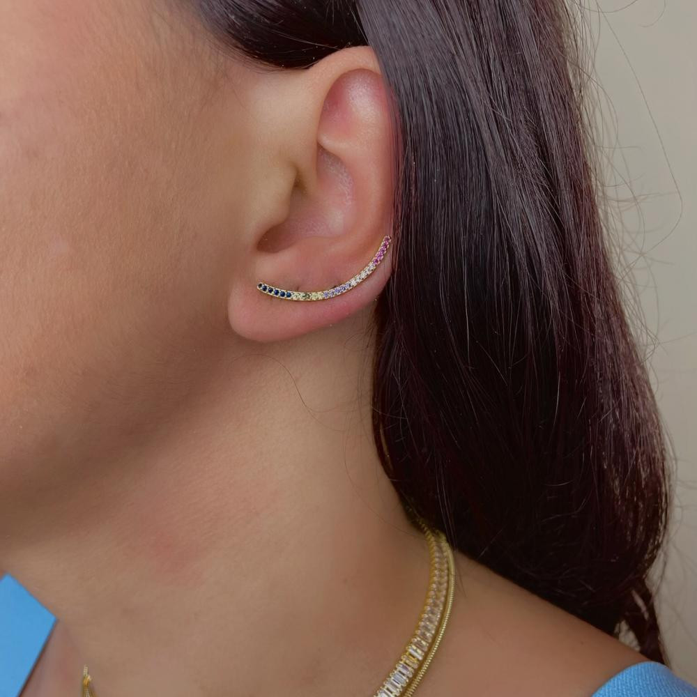 Brinco earcuff com zircônia colorida banhado a ouro 18k 