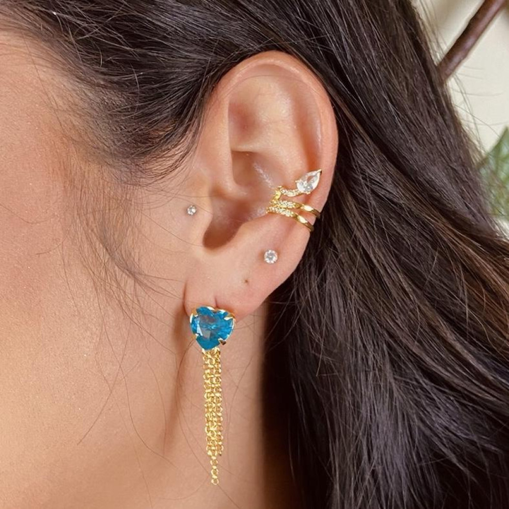 Piercing fake cravejado com pingente de gota banhado a ouro 18k