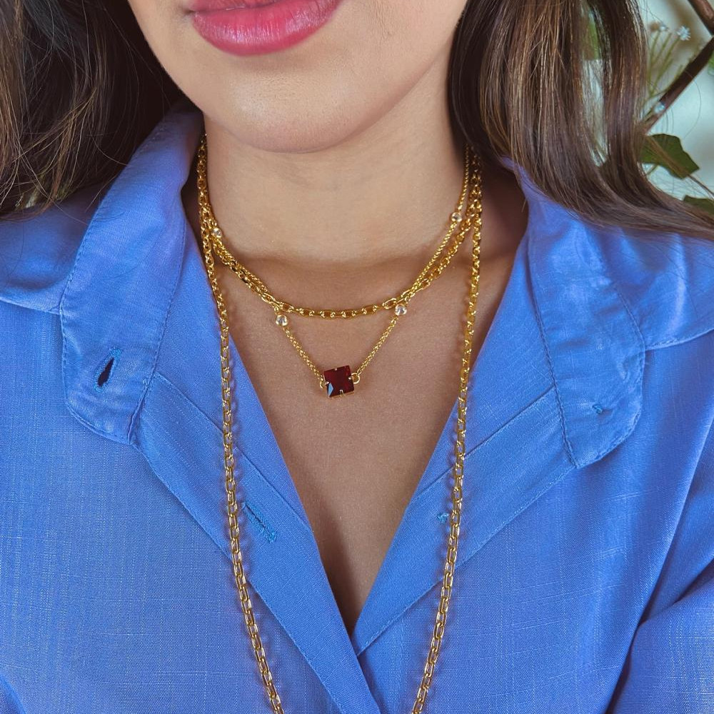 Colar quadrado Leticia banhado a ouro 18k