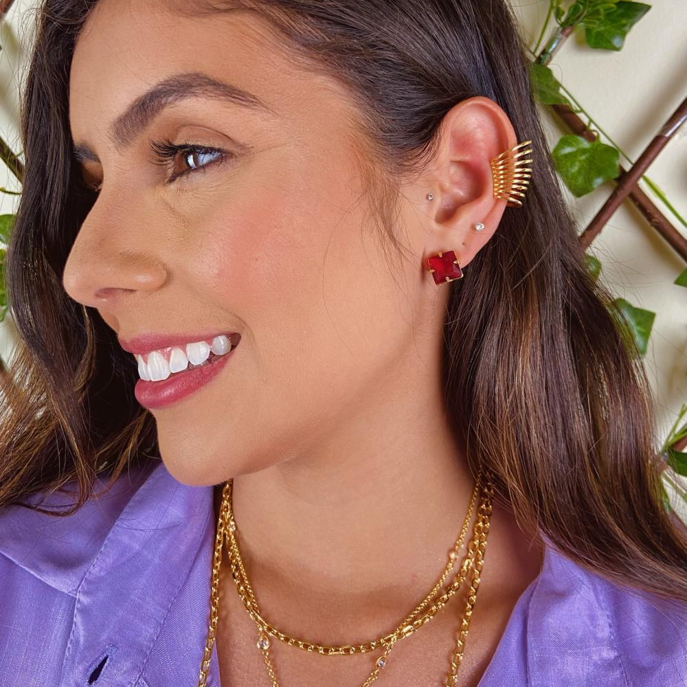 Brinco quadrado Sacha banhado a ouro 18k 