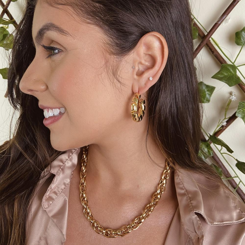 Brinco Priscilla de argola mola banhado a ouro 18k