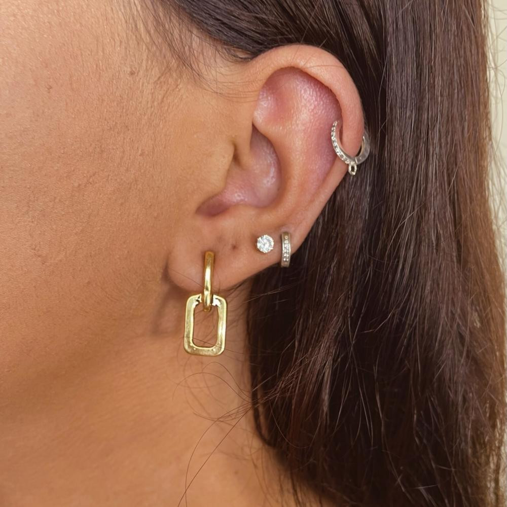 Brinco minimalista Priscilla banhado a ouro 18k