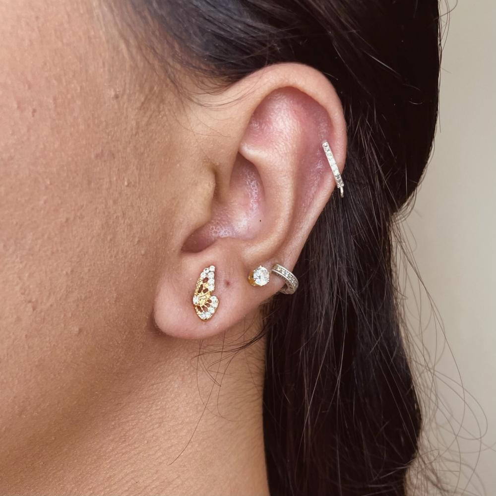 Brinco Manu borboleta banhado a ouro 18k