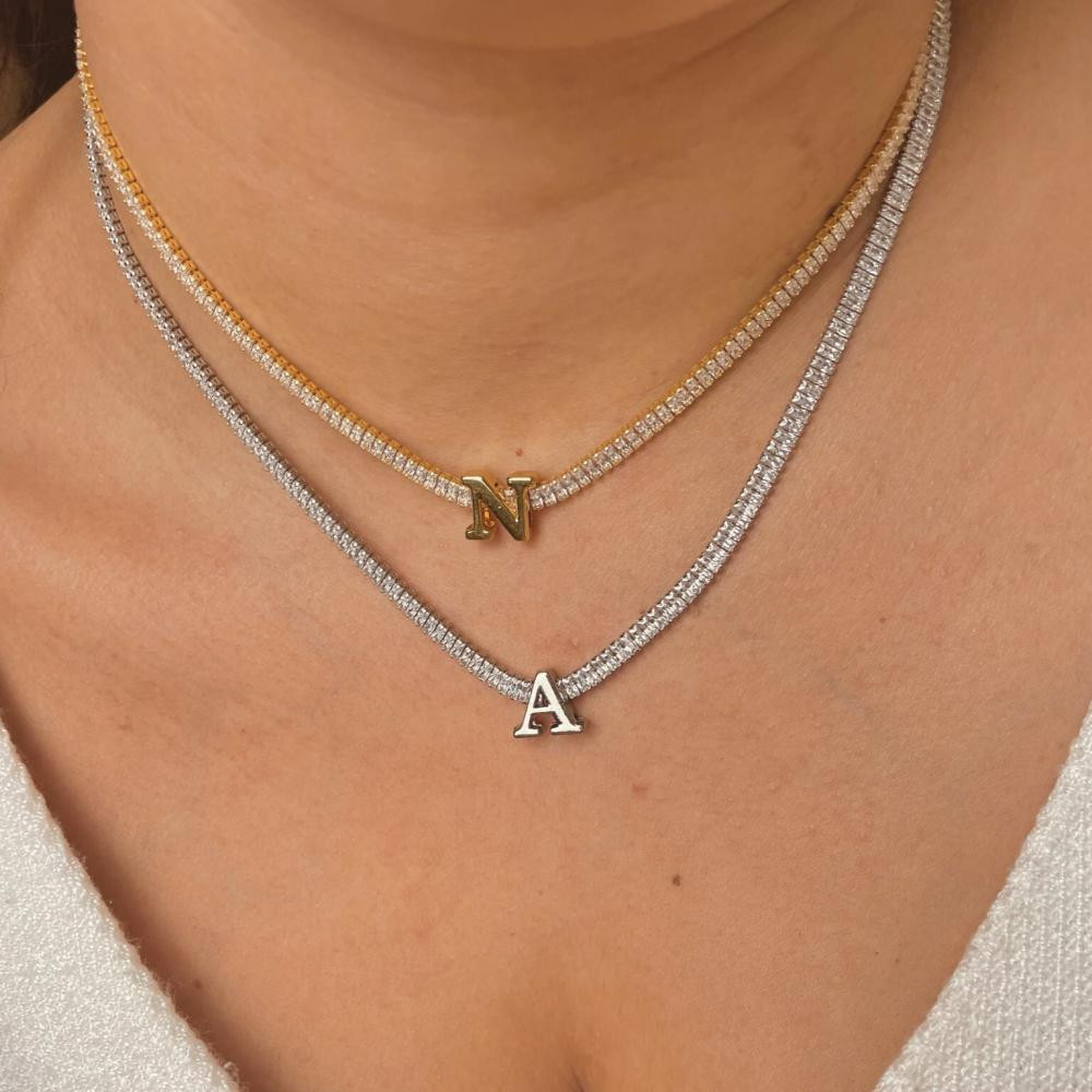 Choker Riveira baguete Tifhany cristal com letra personalizada banhada a ouro 18k