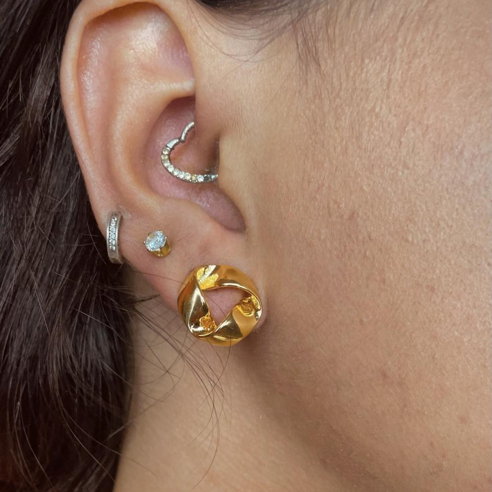 Brinco Isabella banhado a ouro 18k 