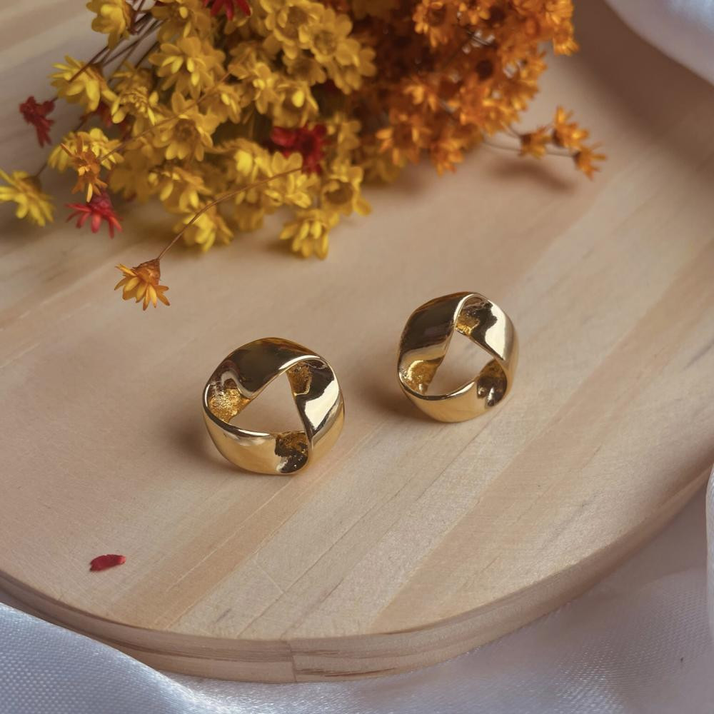 Brinco Isabella banhado a ouro 18k 