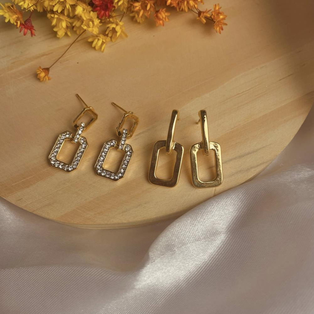 Brinco Fernanda minimalista cravejado banhado a ouro 18k 