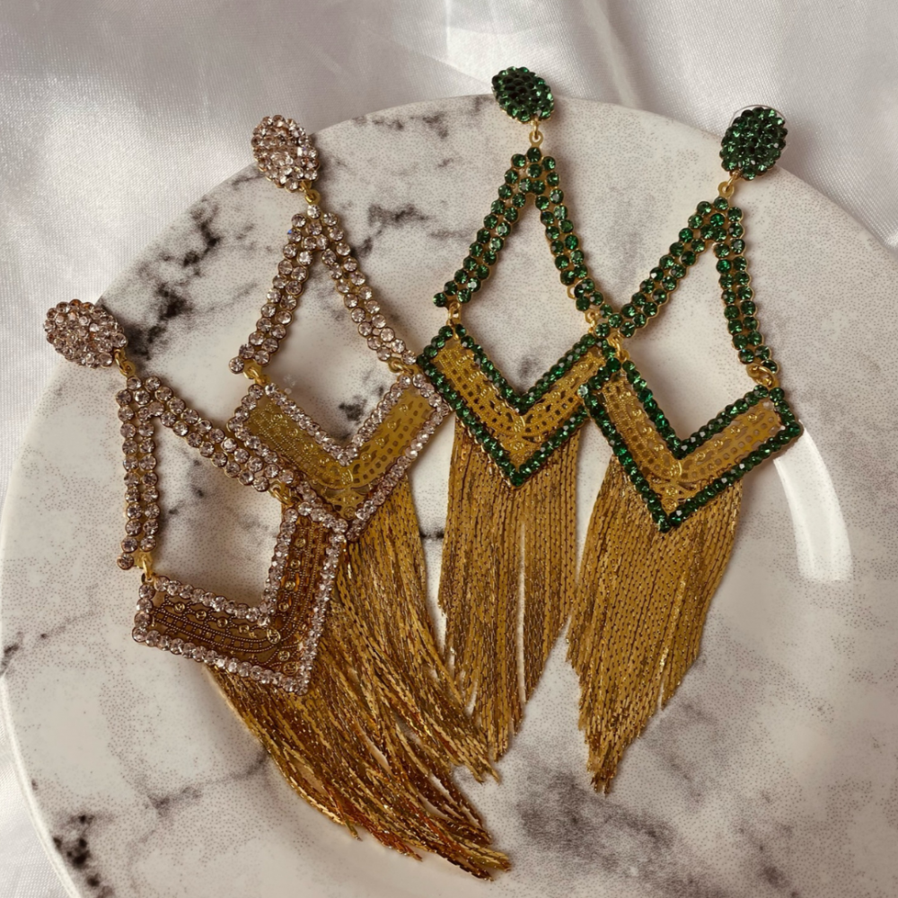 Brinco Karen de strass com franja banhado a ouro 18k 