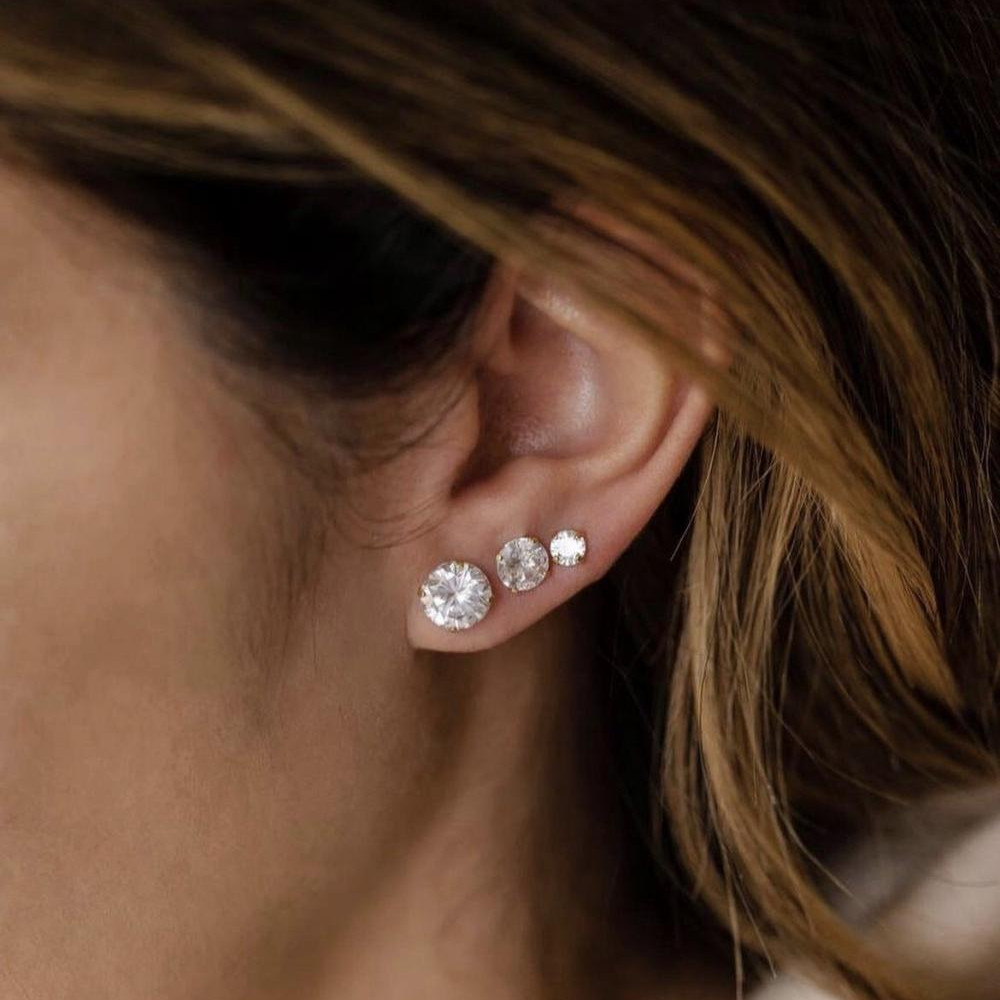 Trio de brincos ponto de luz cravejado com zircônia banhado a ouro 18k