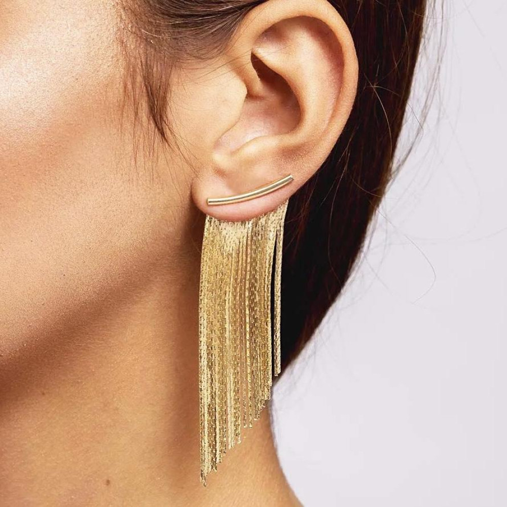 Brinco earcuff Carol de franja médio banhado a ouro 18k