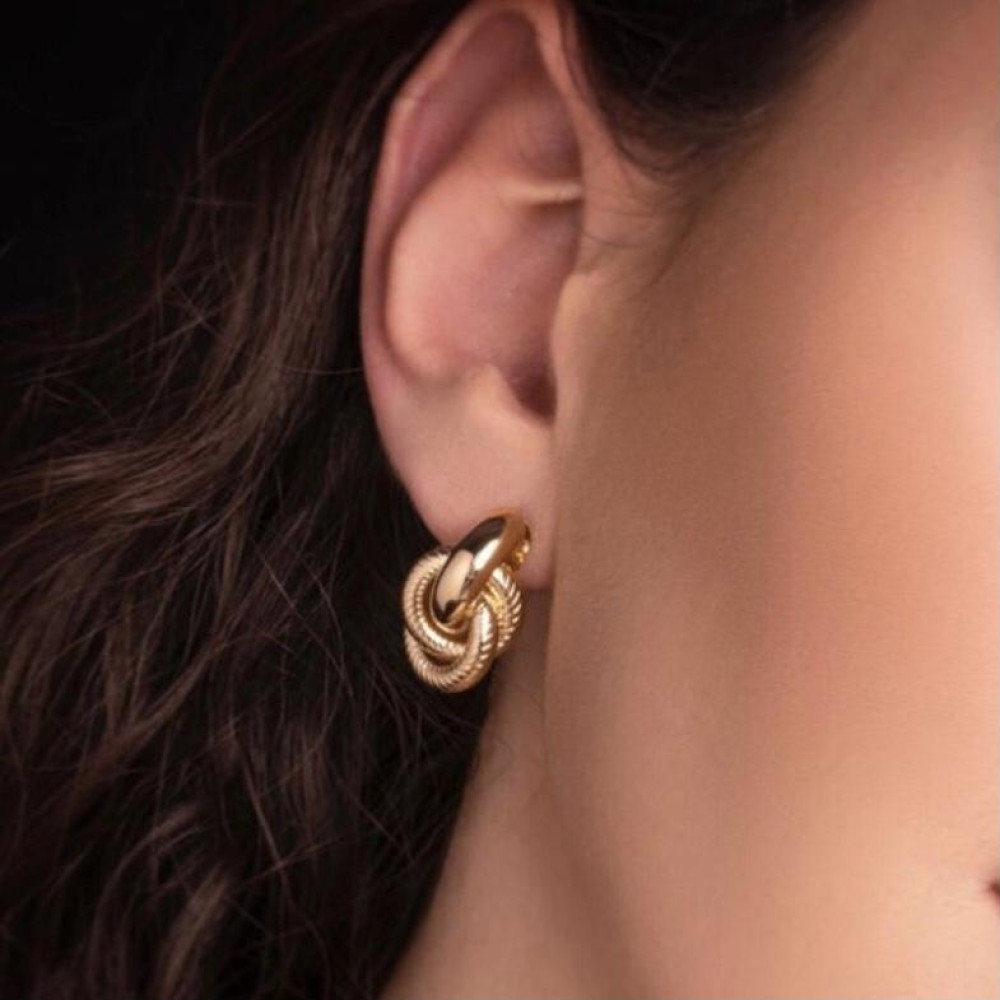 Brinco Lavínia pequeno banhado a ouro 18k 