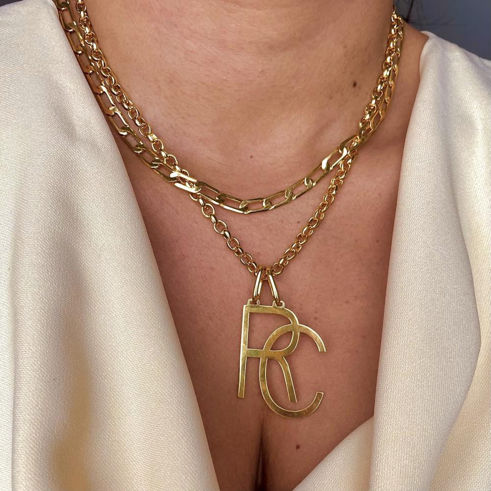 Colar Virginia personalizado com letras banhado a ouro 18k 
