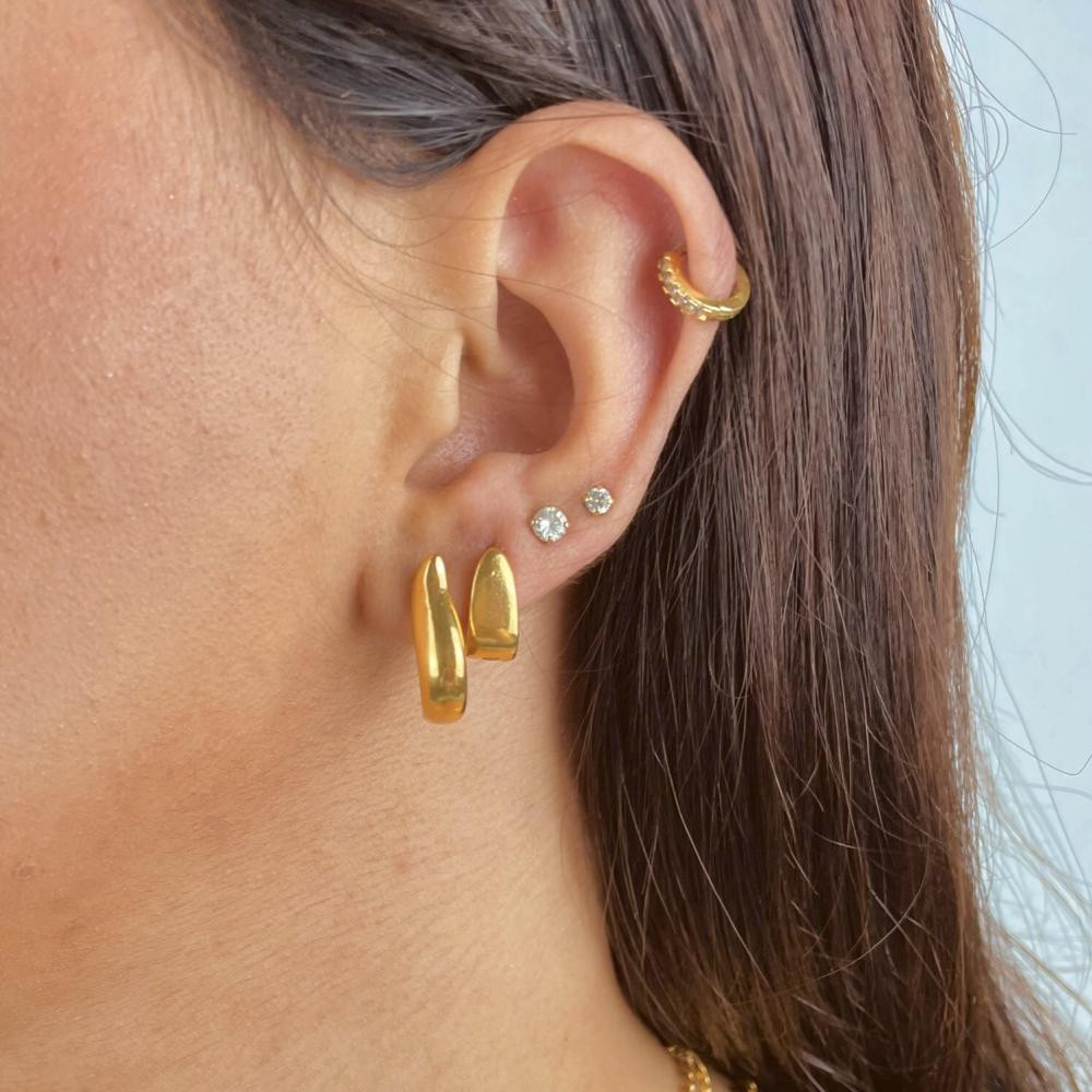 Brinco Violeta de argola banhado a ouro 18k 