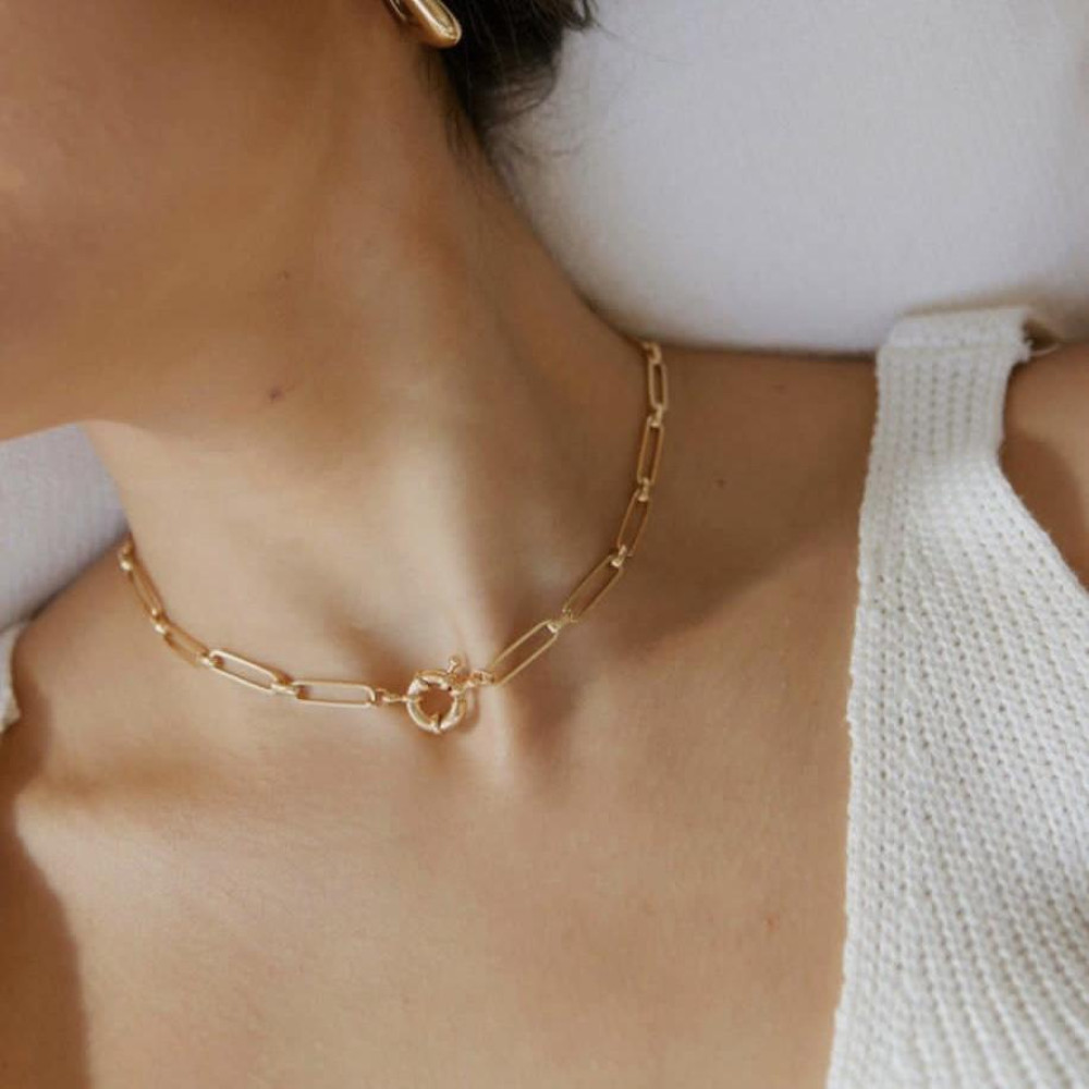 Colar gargantilha Catarina com fecho boia banhado a ouro 18k