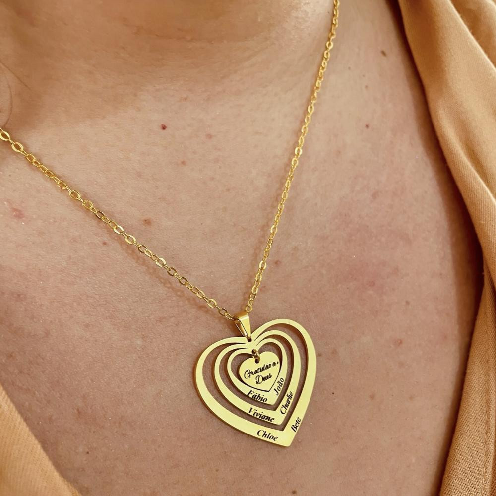 Colar de corações personalizado com nomes e frase banhado a ouro 18k