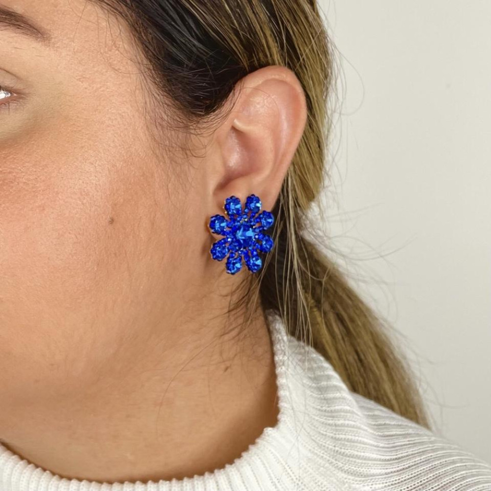 Brinco Vania de strass com formato de flor banhado a ouro 18k 
