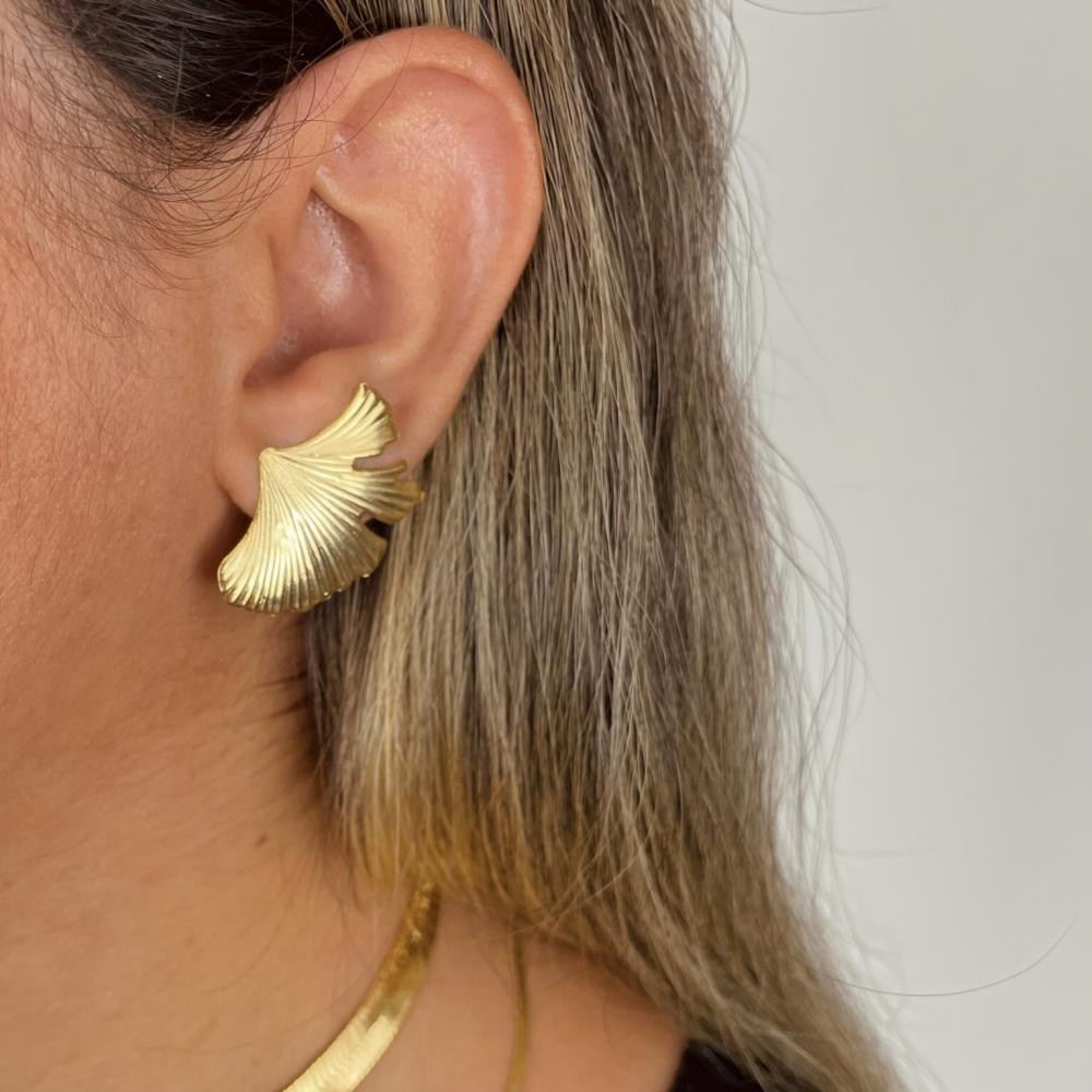 Brinco Jani atemporal banhado a ouro 18k