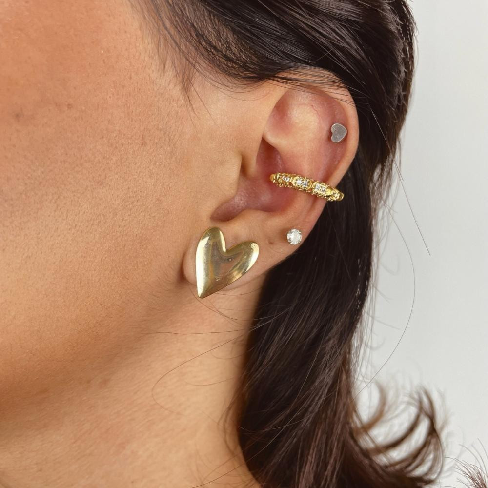 Brinco Manuela de coração liso banhado a ouro 18k