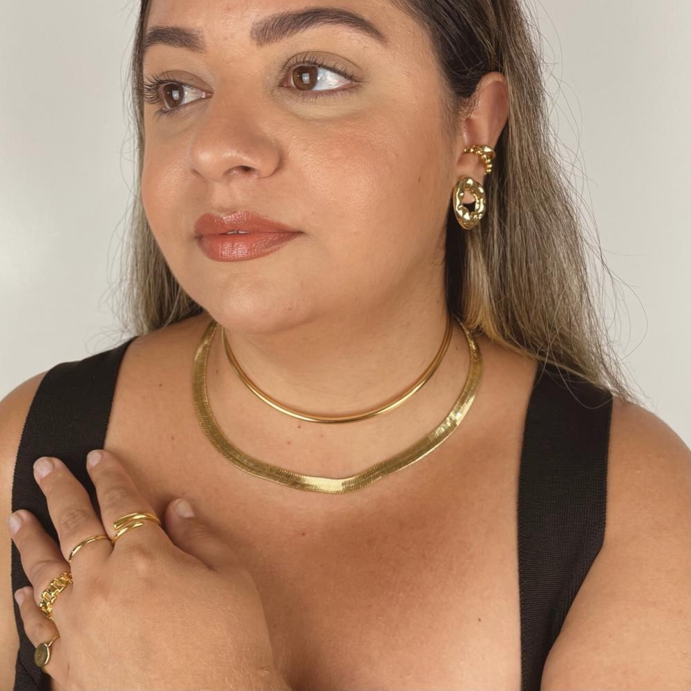 Colar tassia fita laminada grossa banhado a ouro 18k