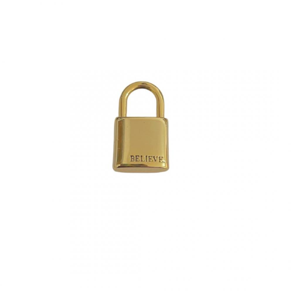 Pingente de cadeado Believe banhado a ouro 18k 