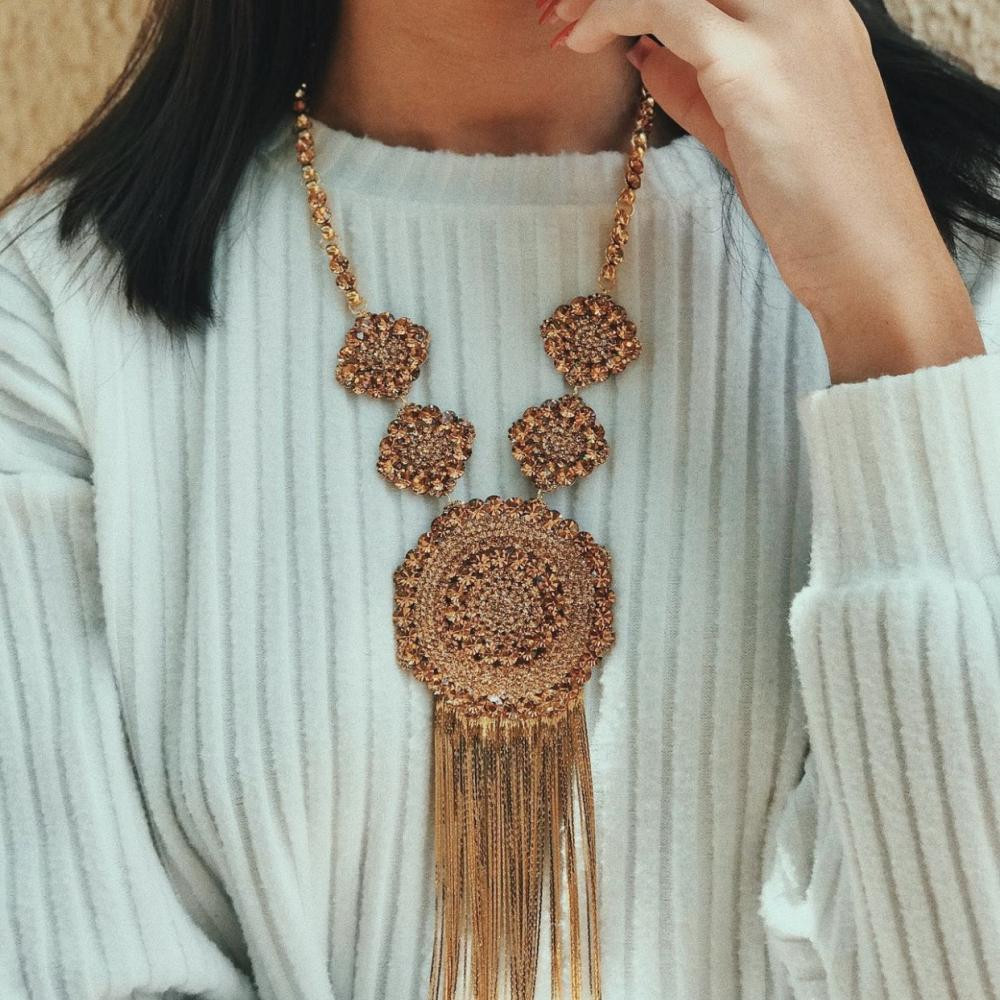Max colar de festa com strass e franja banhado a ouro 18k 