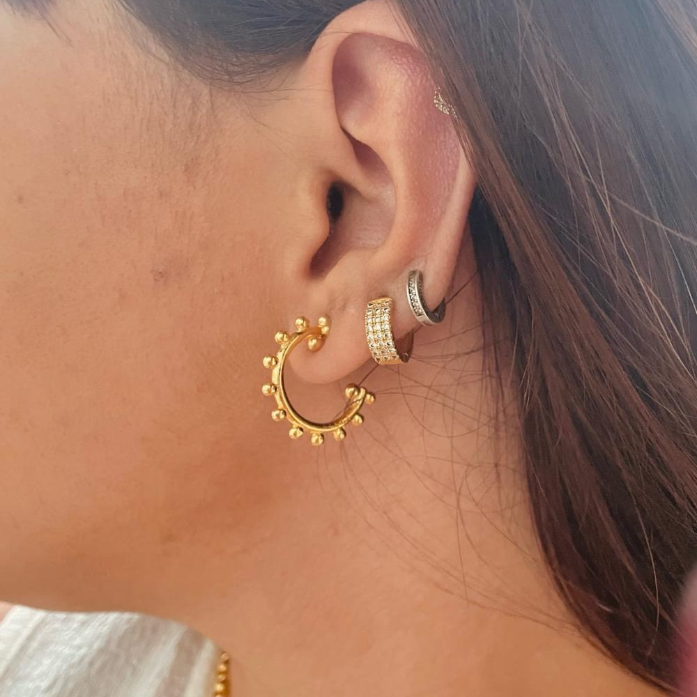 Brinco argola minimalista banhado em ouro 18k 